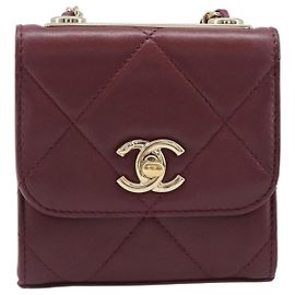 Clutch Chanel Trendy CC com corrente em pele de cordeiro acolchoada Small Bordeaux