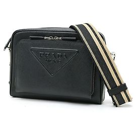 Bolsa de ombro Prada com triângulo em relevo Preto