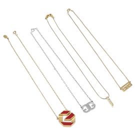 Colar GIVENCHY Metal Conjunto de 4 Prateado e Dourado Auth SW2856 Prata Outro