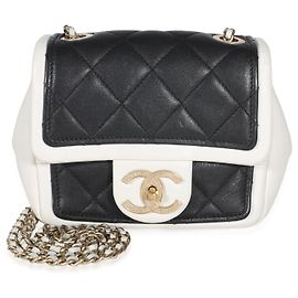 Borsa Mini Graphic Flap in pelle d'agnello matelassé bicolore nero e bianco Chanel Nero