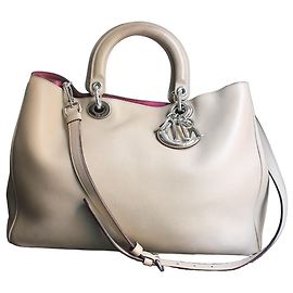 Christian Dior Diorissimo Handbag in Beige Leather Beige