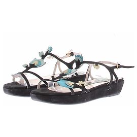 Prada Sandales noires en daim avec fleurs bleues Noir