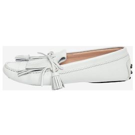 Tod's Mocassins Gommino à pompons blancs - taille EU 38.5 (UK 5.5) Blanc