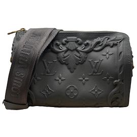 Bolso Louis Vuitton Dauphine Monogram Embossed de piel gris Gris