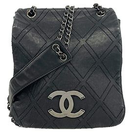 Bolsa de ombro Chanel em couro preto Preto