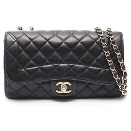 Bolsa de Ombro Chanel Matelassé Preto