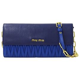 Portafoglio a spalla da donna Miu Miu Blu