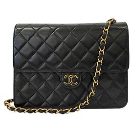 Borsa a tracolla Chanel Matelassé in pelle di agnello Nero