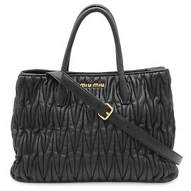 Sac à main Miu Miu Matelassé froncé en cuir noir Noir
