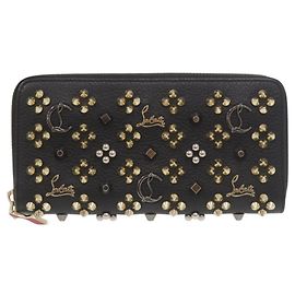 Portafoglio lungo in pelle con borchie Christian Louboutin Panettone Round Zip Nero Rosso