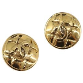Pendientes CHANEL Matelasse metal Gold CC Auth BA15827 Dorado