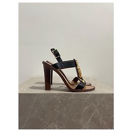 Valentino Garavani Sandalias Valentino negras T.36,5 Negro