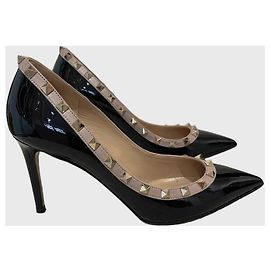Valentino Garavani Escarpins Valentino Rockstud T.38,5 Noir