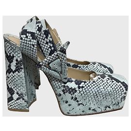 Bottega Veneta Pumps aus Python Gr. 41 Blau