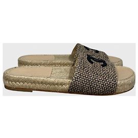 Chanel Sandalen beige Gr. 36 Beige