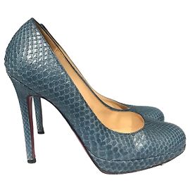 Escarpins Christian Louboutin T.35,5 Azul