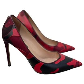 Valentino Garavani Zapatos de tacón Valentino rojos T.35 Roja