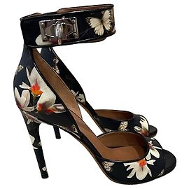 Sandálias Givenchy pretas T.39 Preto