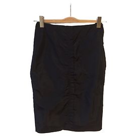 Autre Marque Jupe Yves Saint Laurent noire T.36 Noir