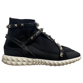 Valentino Garavani Sapatilhas Valentino pretas T.38 Preto
