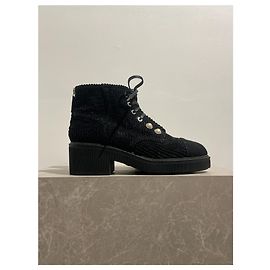 Bottines Chanel noires T.38 Noir