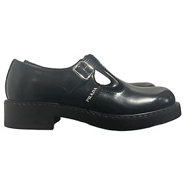 Prada Derby schwarz Gr.40,5 NEU Schwarz