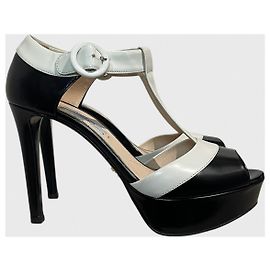 Sandales Prada noires T.37,5 Noir