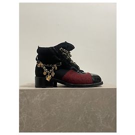 Bottines Chanel noires T.37 Black