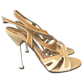 Sandales Prada beiges T.37,5 Beige