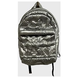 Mochila Chanel prateada Metálico