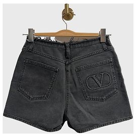 Valentino Garavani Shorts Valentino noir T.36 Preto