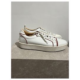 Christian Louboutin Sapatilhas Louboutin branco T.46 Branco