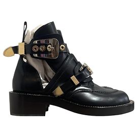 Bottines Balenciaga Bucke noires T.38 Noir