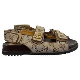 Sandalias Gucci GG beige T 37 Beige