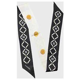 Pañuelo slim Chanel blanco y negro Negro