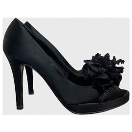 Valentino Garavani Valentino Pumps schwarz T.37 Schwarz
