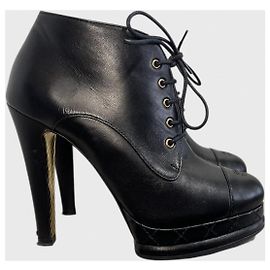 Bottines Chanel noires T.37,5 Black
