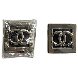 Brincos Chanel CC Dourado