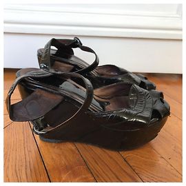 Marni Black Patent Leather Wedge Sandals Size 37 Black