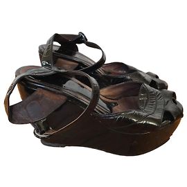 Marni Black Patent Leather Wedge Sandals Size 37 Black