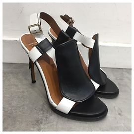 Sandálias Givenchy T.39 Preto