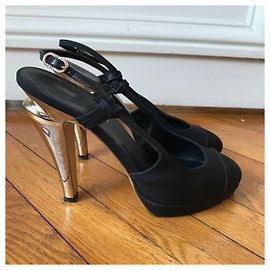 Escarpins Chanel noirs T.37,5 Black