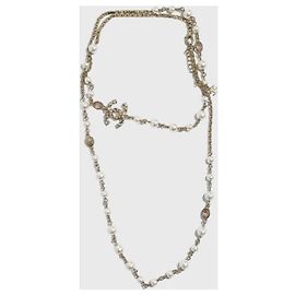 Colar longo Chanel de pérolas Dourado