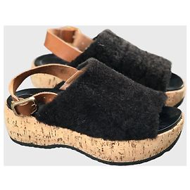Sabots Marni fourrure T.38 Black