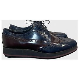 Derbies Prada en cuir bleu marine et bordeaux Taille 36 Bleu Marine