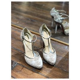 Escarpins Christian Louboutin T.37,5 Branco