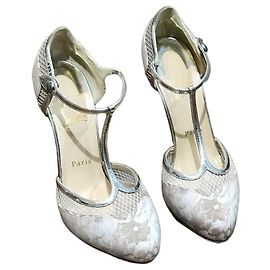 Escarpins Christian Louboutin T.37,5 Blanc