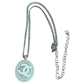 Chanel CC lange Halskette silberfarben Metallisch