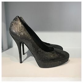 Escarpins Gucci gris T.38,5 Grey