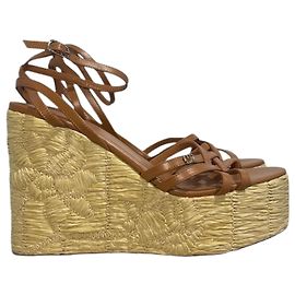 Valentino Garavani Sandales Valentino camels T.37,5 Camel